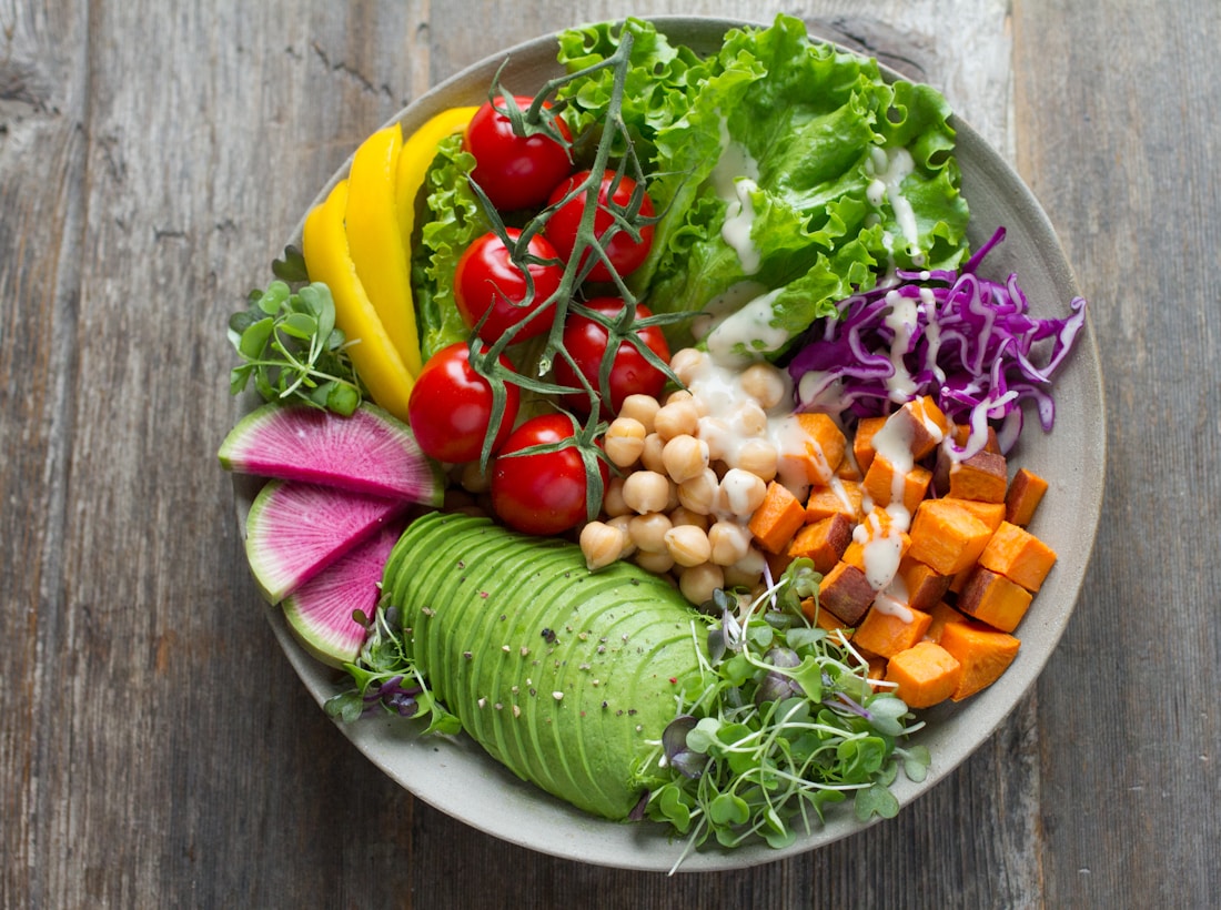 Fresh vegetarian salad bowl